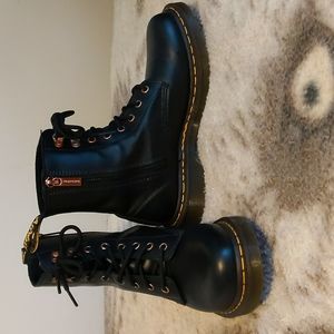 Women's pascal rose gold zip size 9 Doc Martens